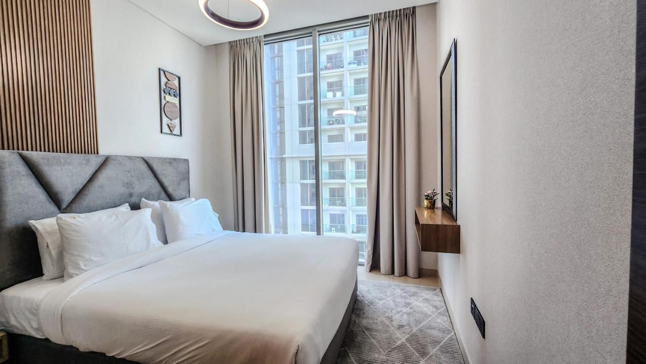 By Latinem Luxury 2br Cvr B1308 Near Burj Khalifa